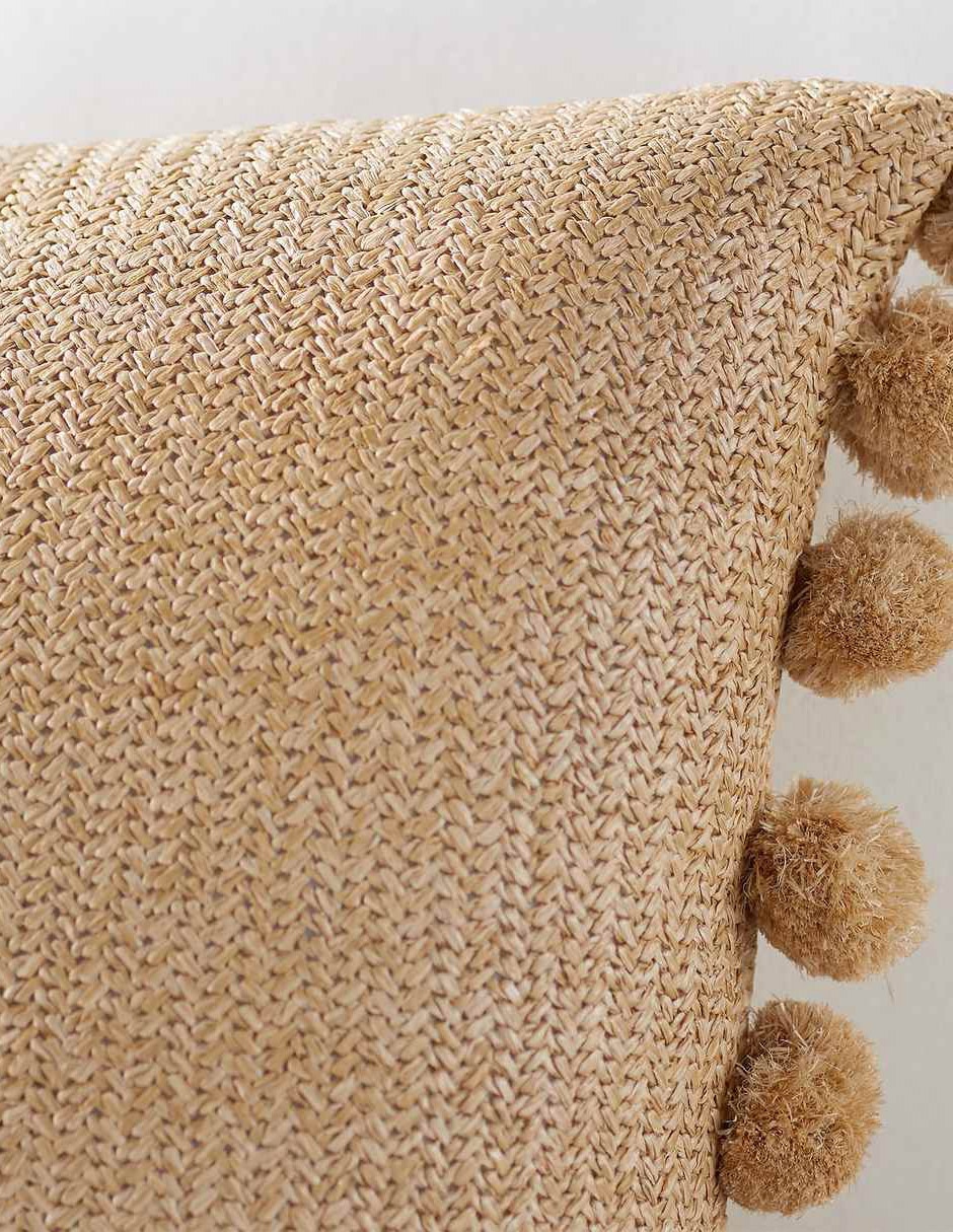 Cojín Pom Pom Faux 2
