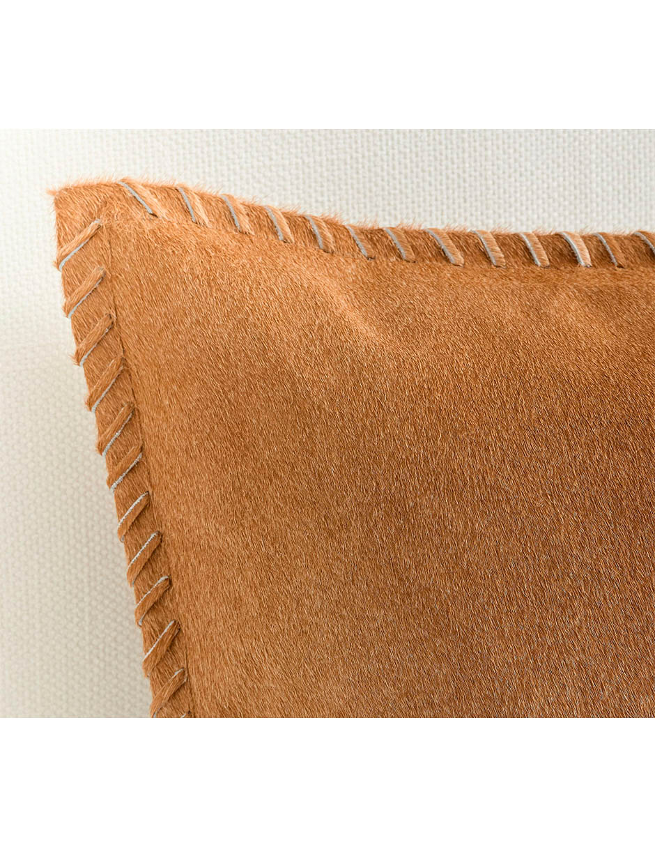Funda cojín Pieced Hide 2