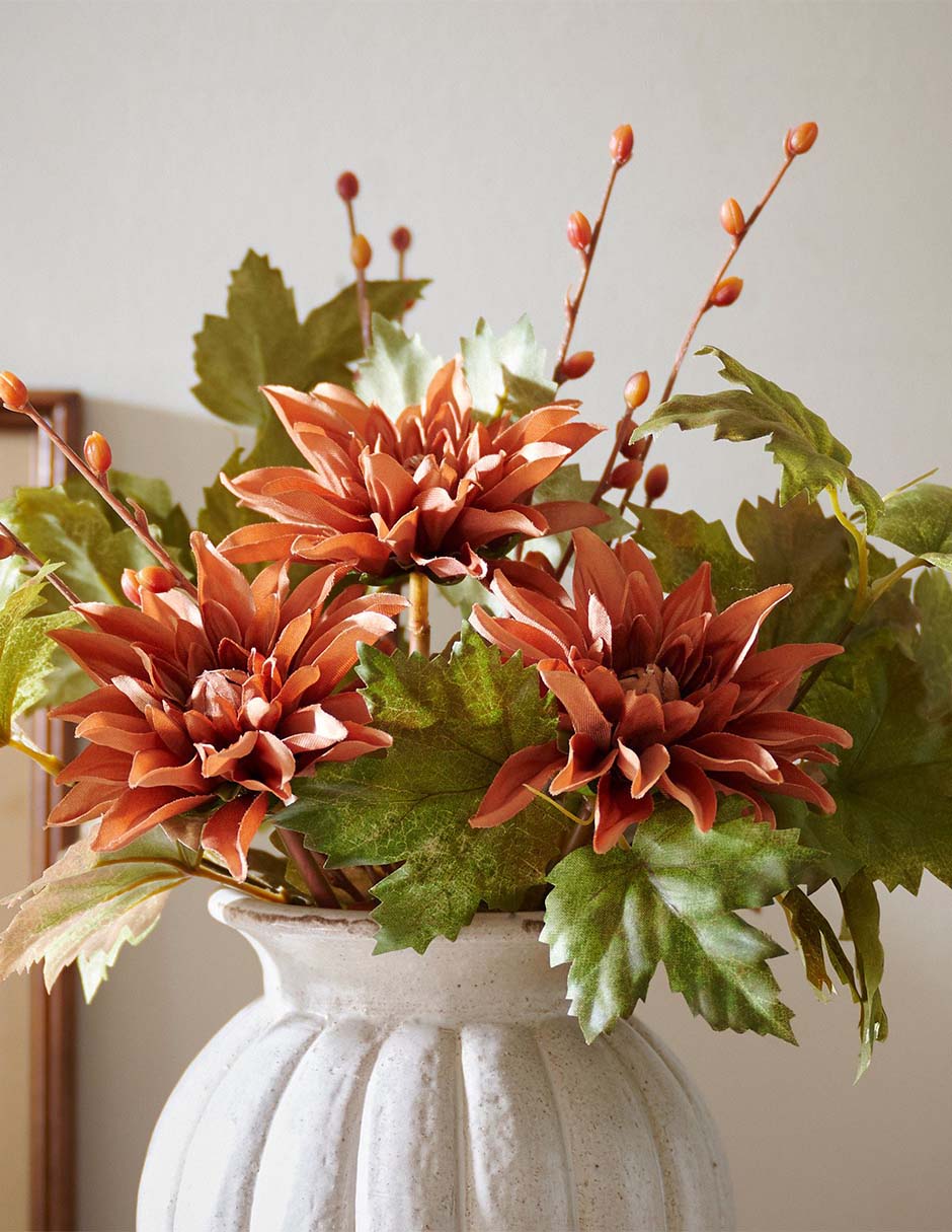 Ramo flores mixtas mixed floral and berry bundle